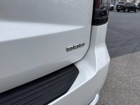 Used 2021 Cadillac Escalade ESV Premium Luxury Platinum image 4