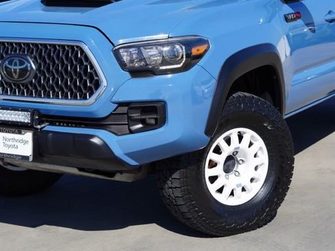 Used 2018 Toyota Tacoma TRD Pro AWD/4WD image 5