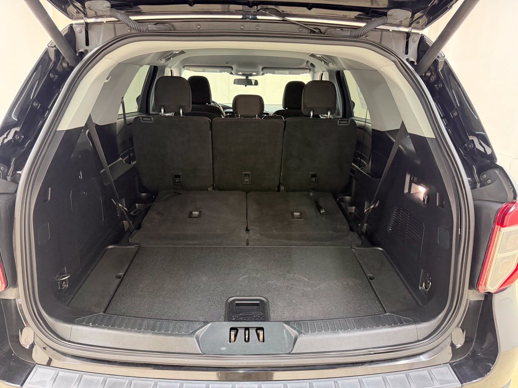 Used 2020 Ford Explorer XLT w/ Comfort Package AWD/4WD image 6