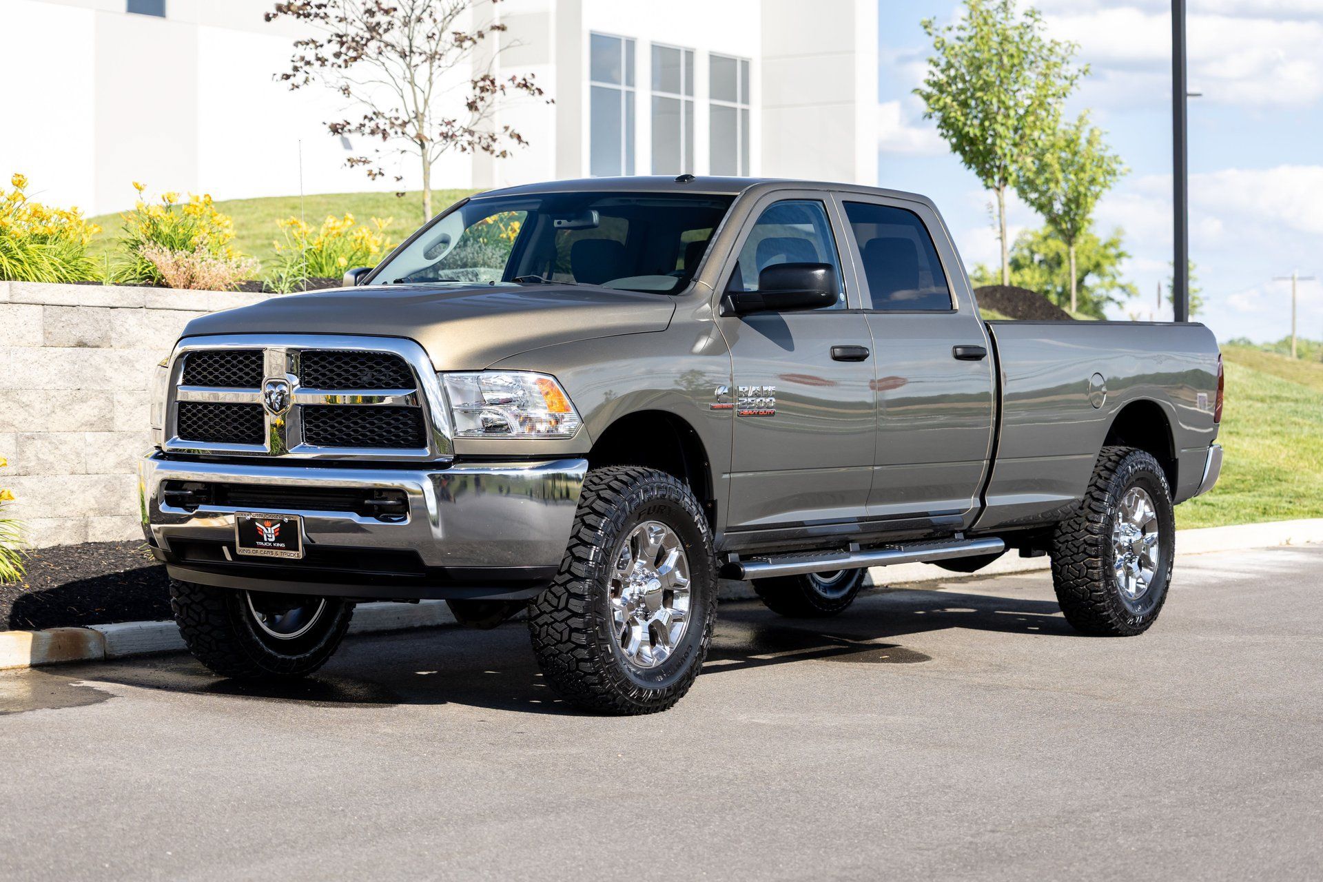 Used 2013 RAM 2500 Tradesman w/ Chrome Appearance Group AWD/4WD image 2
