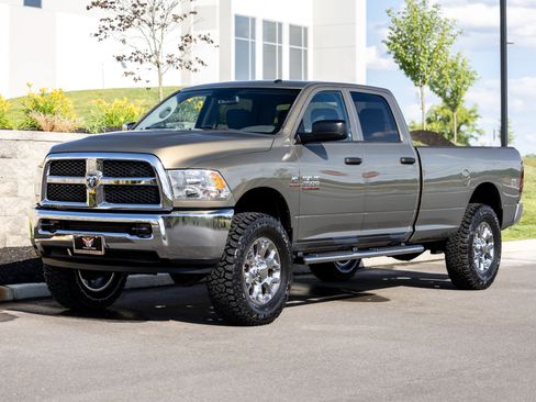 Used 2013 RAM 2500 Tradesman w/ Chrome Appearance Group AWD/4WD image 2