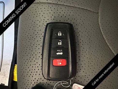 Used 2022 Toyota Avalon Limited w/ Advanced Safety Package FWD image 17