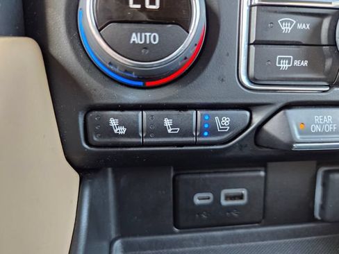 Used 2024 Chevrolet Tahoe Premier RWD image 31
