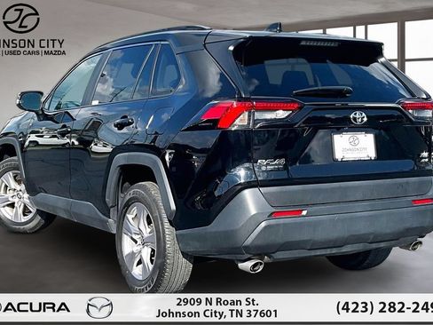Used 2025 Toyota RAV4 XLE AWD/4WD image 13