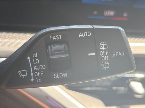 Used 2023 BMW XM AWD/4WD image 27