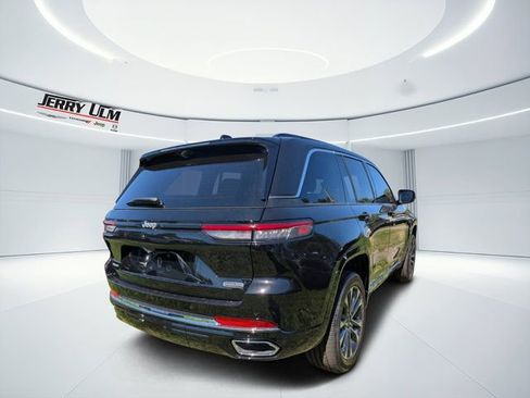 New 2025 Jeep Grand Cherokee Overland w/ Luxury Tech Group IV image 3