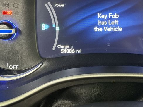 Used 2023 Chrysler Pacifica Touring-L image 21