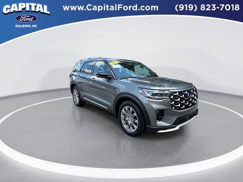 Used 2025 Ford Explorer Platinum RWD image 2