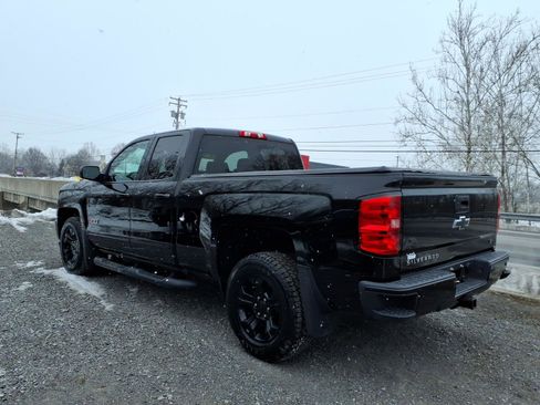 Used 2017 Chevrolet Silverado 1500 LT w/ Midnight Edition image 4