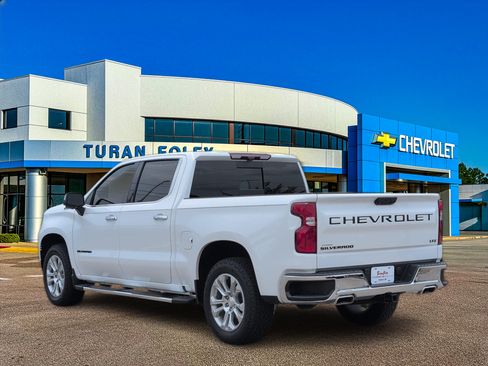 Used 2024 Chevrolet Silverado 1500 LTZ w/ Technology Package AWD/4WD image 3