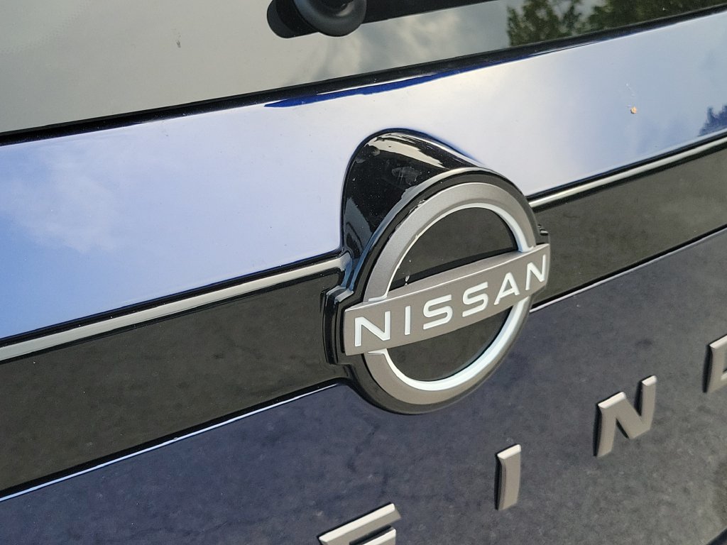 New 2026 Nissan Pathfinder SL FWD image 11