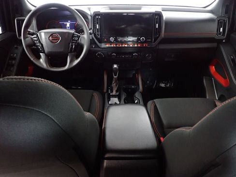 Used 2025 Nissan Frontier PRO-4X AWD/4WD image 29