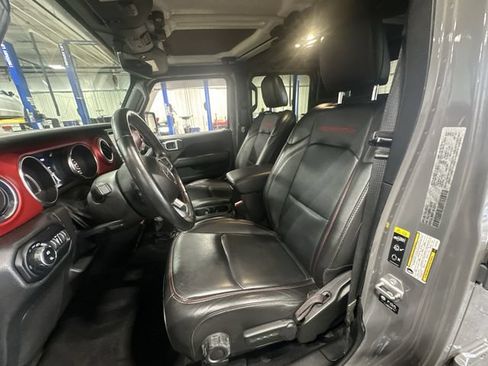 Used 2022 Jeep Gladiator Rubicon w/ Cold Weather Group AWD/4WD image 17