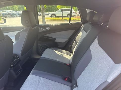 Used 2025 Volkswagen ID.4 Pro image 8