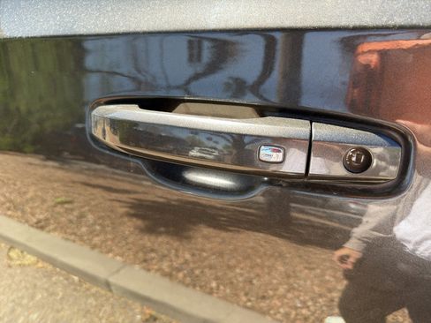 Used 2021 GMC Yukon SLE RWD image 10