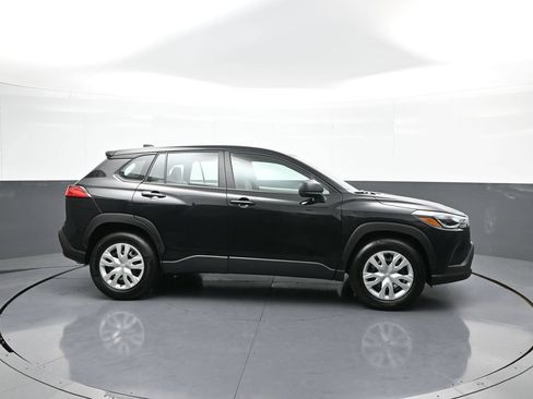 Certified 2022 Toyota Corolla Cross L AWD/4WD image 5