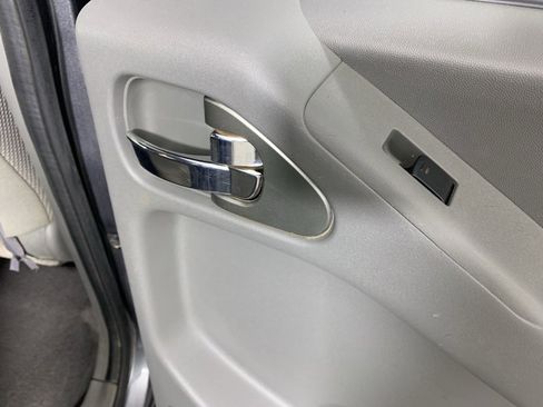 Used 2020 Nissan Frontier SV image 32