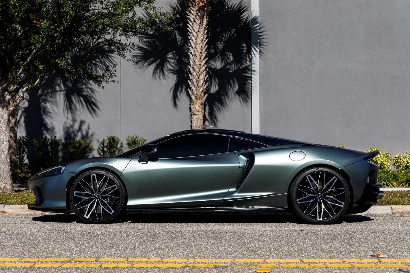 Used 2025 McLaren GTS RWD image 23