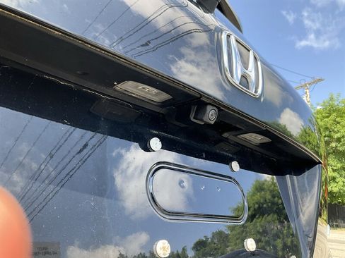 Used 2018 Honda Pilot EX image 11