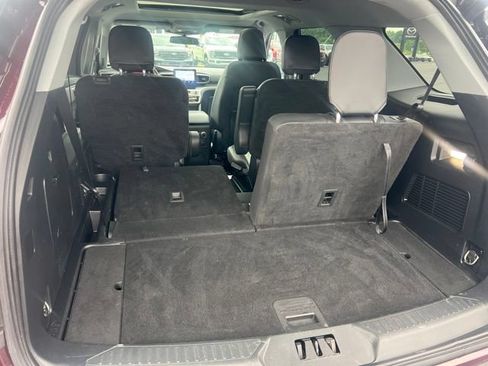 Used 2023 Ford Explorer XLT w/ Equipment Group 202A AWD/4WD image 12