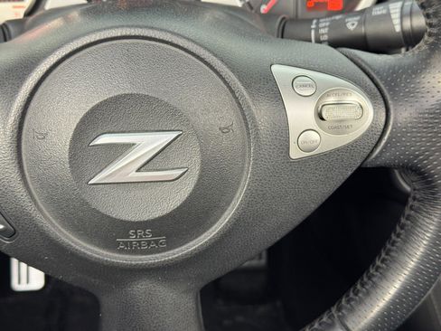 Used 2010 Nissan 370Z Touring w/ Sport Pkg image 19