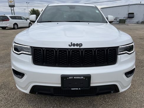 Used 2022 Jeep Grand Cherokee Laredo X image 8