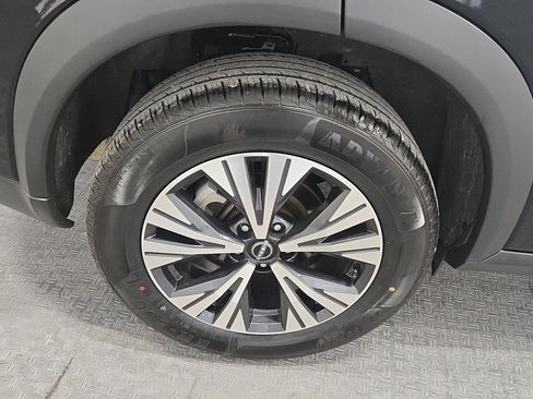 Used 2023 Nissan Rogue SV image 25