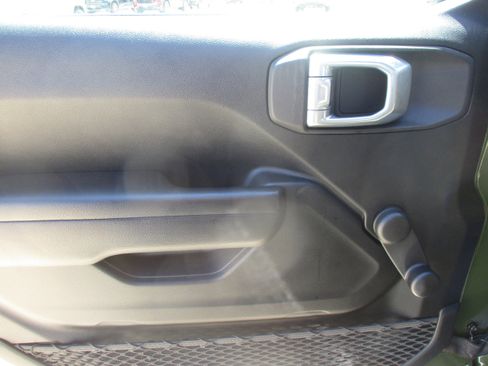 Used 2021 Jeep Wrangler Sport AWD/4WD image 23
