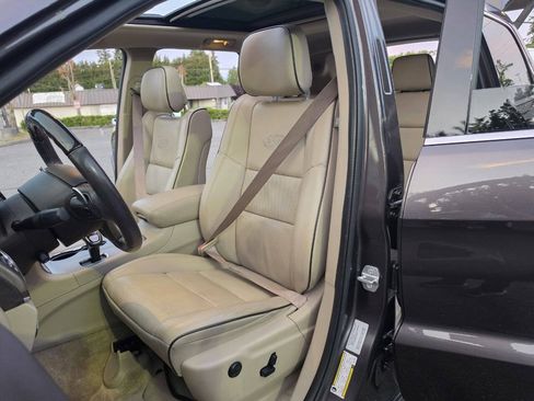 Used 2015 Jeep Grand Cherokee Overland w/ Advanced Technology Group AWD/4WD image 36