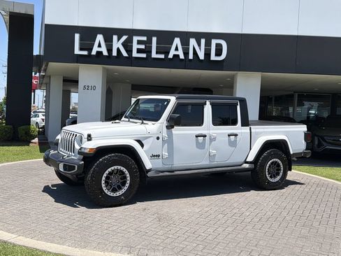Used 2023 Jeep Gladiator Sport AWD/4WD image 2