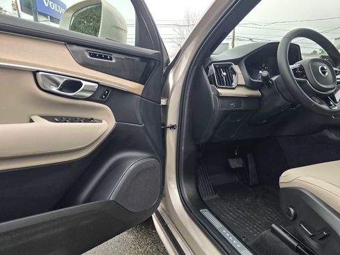 New 2026 Volvo XC90 B5 Plus w/ Protection Package Premier AWD/4WD image 20