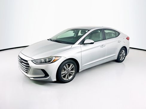 Used 2017 Hyundai Elantra SE FWD image 3