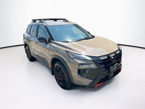 Used 2025 Nissan Rogue SV w/ Rock Creek Premium Package AWD/4WD image 3
