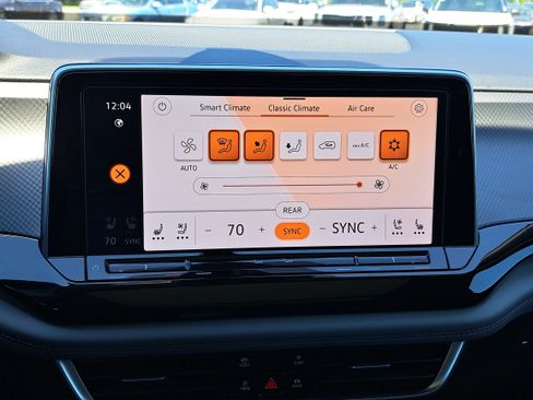 Used 2024 Volkswagen Atlas Peak Edition SEL AWD/4WD image 22
