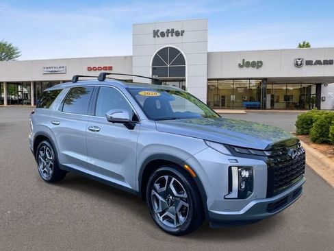 Used 2023 Hyundai Palisade SEL w/ Premium Package AWD/4WD image 2