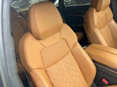 Used 2024 Audi S8 image 36