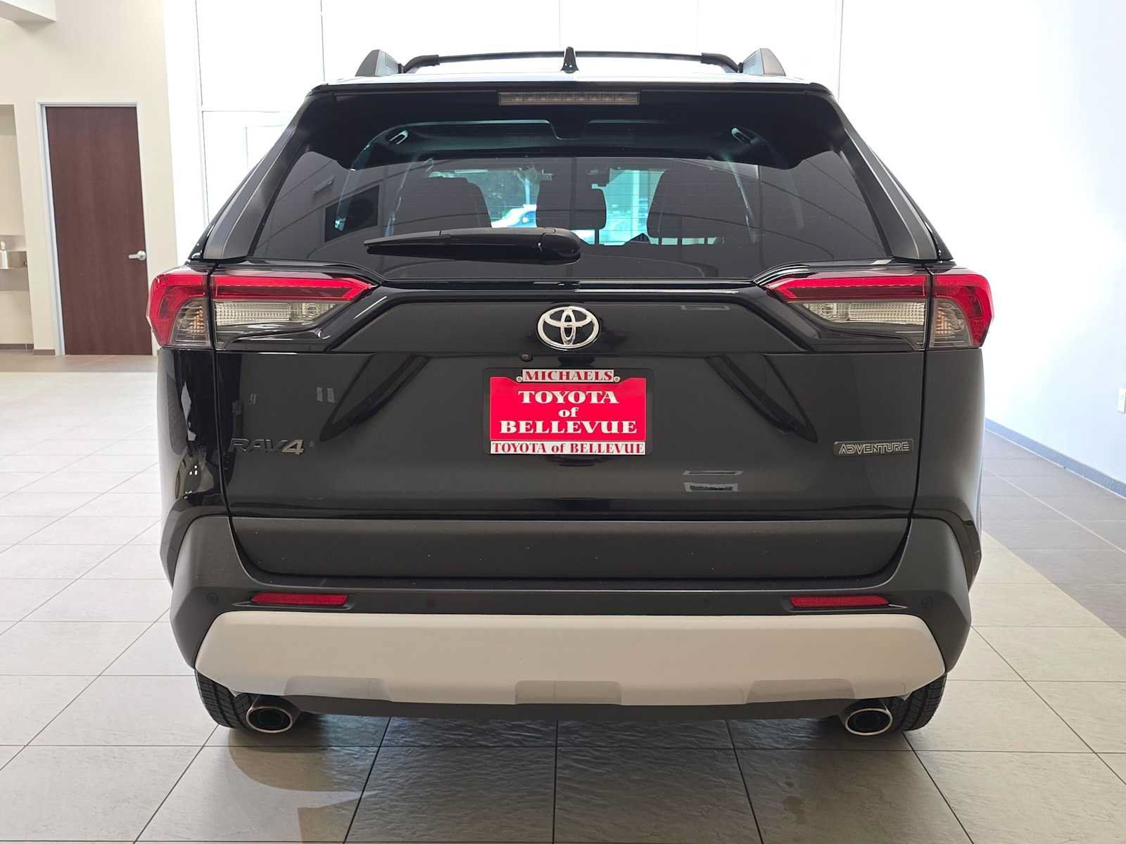 Used 2019 Toyota RAV4 Adventure w/ Advanced Technology Package AWD/4WD image 5