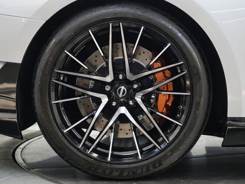Used 2024 Nissan GT-R Premium w/ Premium Interior Package AWD/4WD image 36