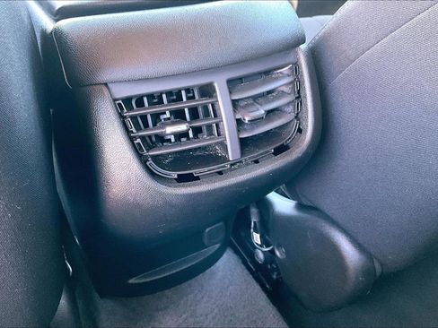 Used 2025 Chevrolet Malibu LT FWD image 10