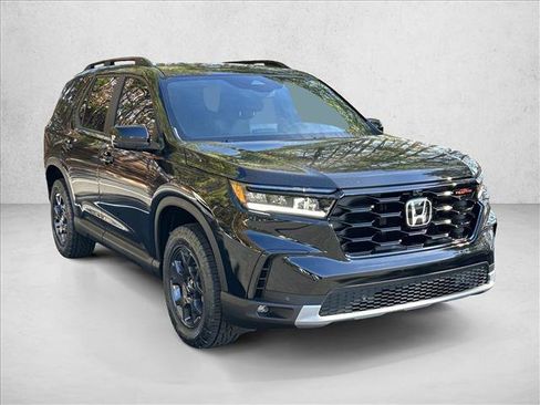 New 2025 Honda Pilot TrailSport image 7
