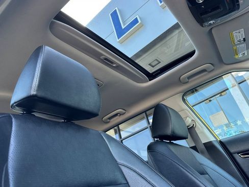 Certified 2022 Kia Seltos SX w/ Sunroof Package AWD/4WD image 20