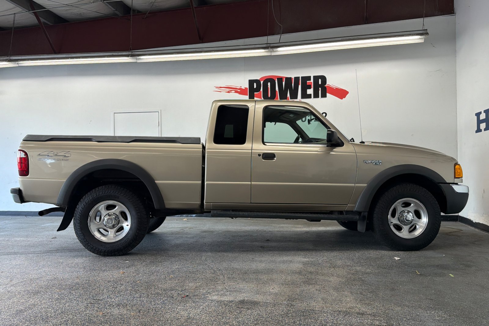 Used 2001 Ford Ranger 4x4 SuperCab image 2