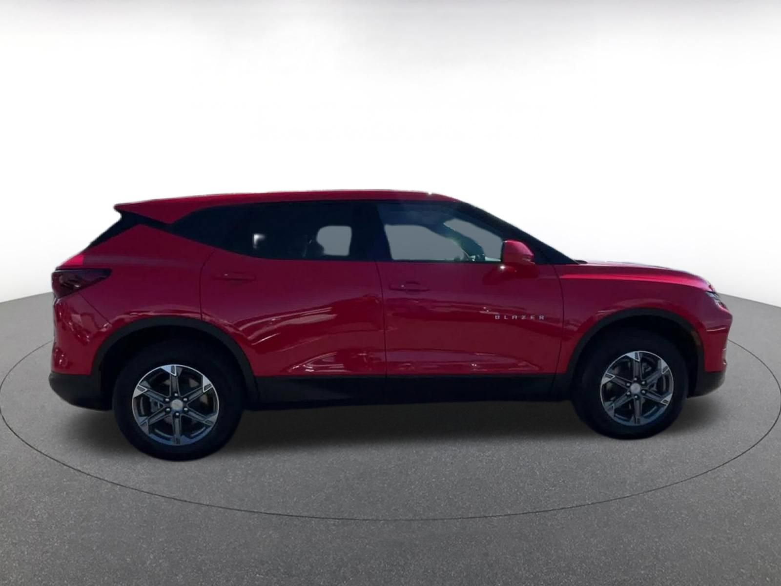 Used 2026 Chevrolet Blazer LT FWD image 15