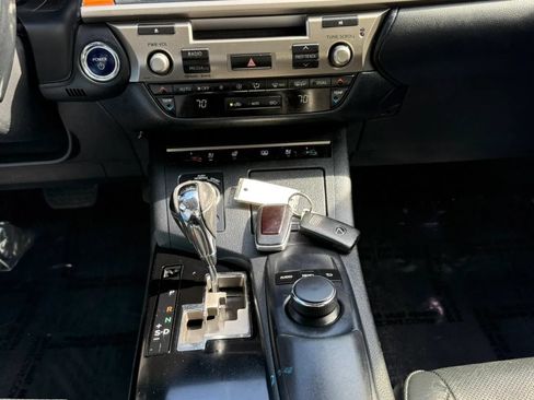 Used 2013 Lexus ES 300h w/ Luxury Pkg FWD image 22