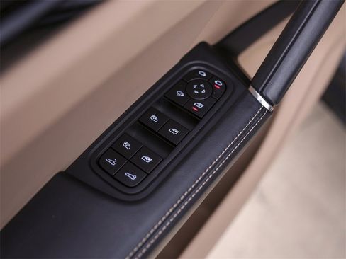 Certified 2023 Porsche Cayenne Coupe image 30