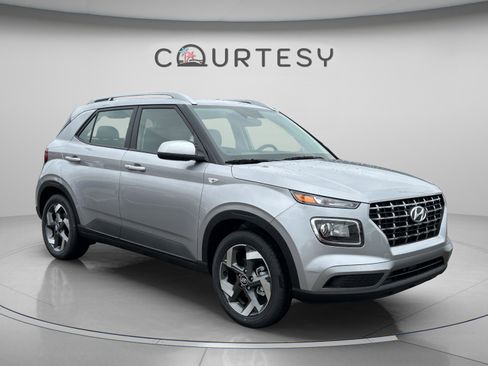 New 2026 Hyundai Venue SEL FWD image 7