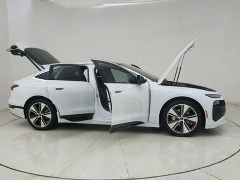 Used 2025 Audi A6 e-tron Premium w/ Convenience Package image 69