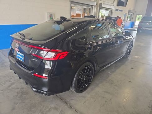 Used 2023 Honda Civic Sport image 6