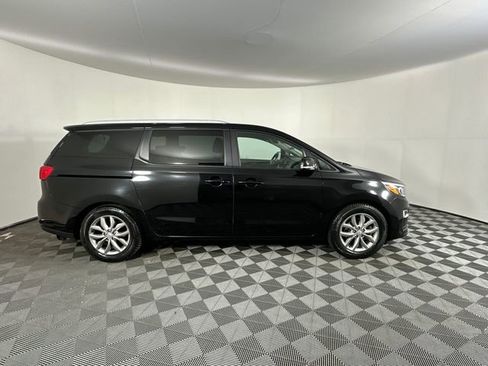 Used 2019 Kia Sedona EX image 5