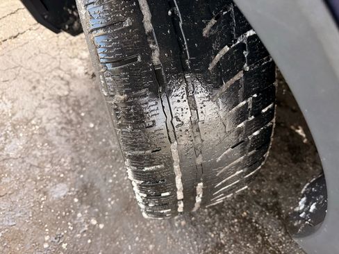 Used 2021 Volkswagen Tiguan SEL image 42